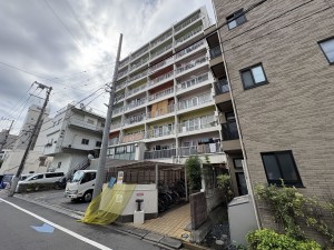 江東区亀戸、マンションの外観画像です