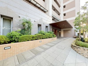 江東区大島、マンションのエントランス画像です