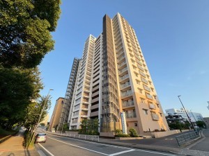 江東区大島、マンションの外観画像です