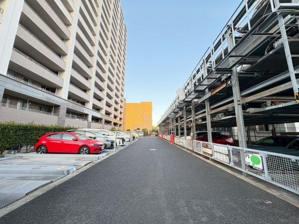 江東区大島、マンションの駐車場画像です