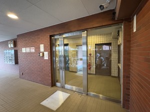 江東区亀戸、マンションのエントランス画像です