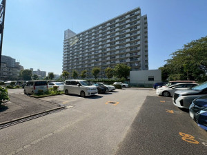 江東区亀戸、マンションの駐車場画像です