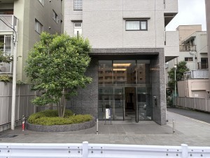 江東区亀戸、マンションのエントランス画像です