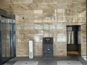 江東区亀戸、マンションのエントランス画像です