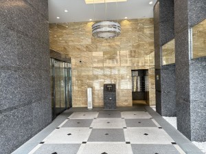 江東区亀戸、マンションのエントランス画像です