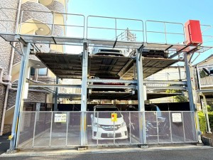 江東区東砂、マンションの駐車場画像です