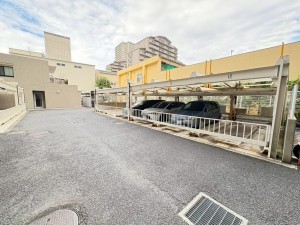 江東区東砂、マンションの駐車場画像です