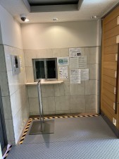 江東区海辺、マンションのエントランス画像です