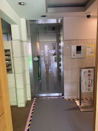 江東区海辺、マンションのエントランス画像です