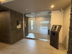 江東区亀戸、マンションのエントランス画像です