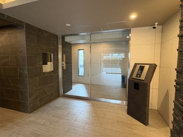 江東区亀戸、マンションのエントランス画像です