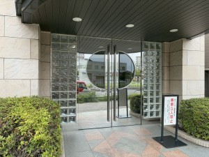 江東区亀戸、マンションのエントランス画像です