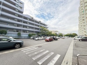 江東区北砂、マンションの駐車場画像です