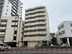 江東区亀戸、マンションの外観画像です