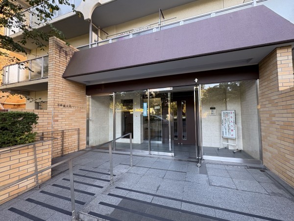 江東区大島、マンションのエントランス画像です