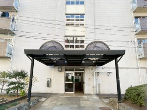 江東区亀戸、マンションのエントランス画像です