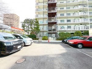 江東区大島、マンションの駐車場画像です