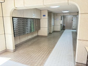 江東区大島、マンションのエントランス画像です