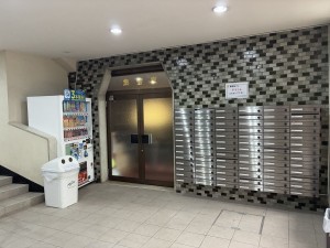 江東区亀戸、マンションのエントランス画像です