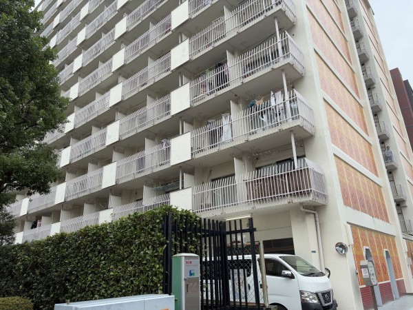 江東区亀戸、マンションの外観画像です