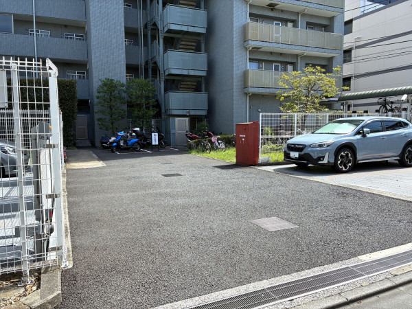 江東区猿江、マンションの駐車場画像です