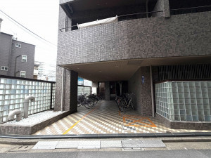 江東区亀戸、マンションのエントランス画像です