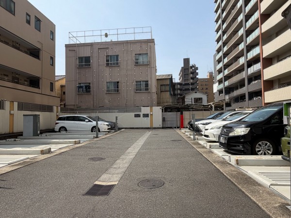 江東区南砂、マンションの駐車場画像です