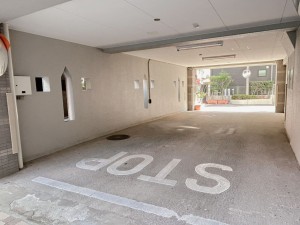 江東区亀戸、マンションの駐車場画像です