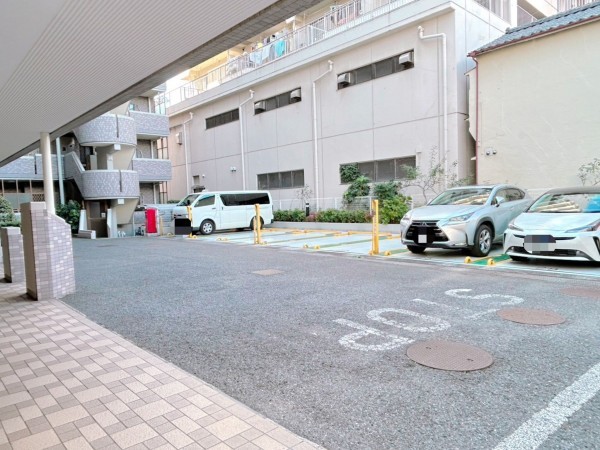 江東区亀戸、マンションの駐車場画像です
