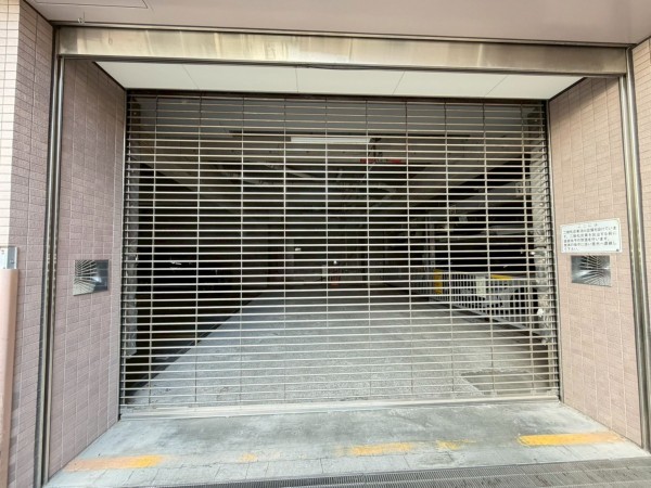 江東区北砂、マンションの駐車場画像です