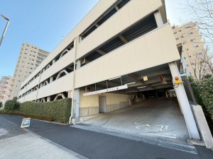 江東区亀戸、マンションの駐車場画像です