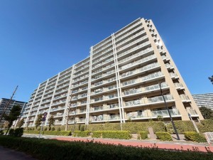 江東区亀戸、マンションの外観画像です