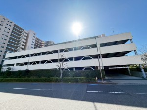 江東区亀戸、マンションの駐車場画像です