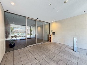 江東区亀戸、マンションのエントランス画像です