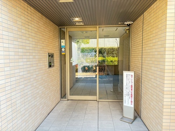 江東区亀戸、マンションのエントランス画像です