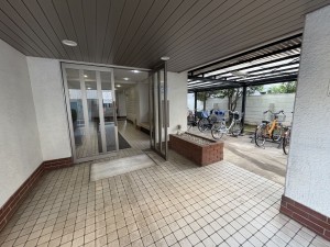 江東区大島、マンションのエントランス画像です