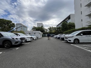 江東区東陽、マンションの駐車場画像です