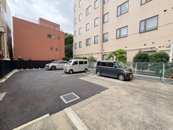 江東区南砂、マンションの駐車場画像です