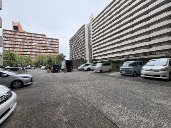 江東区南砂、マンションの駐車場画像です