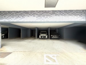 江東区北砂、マンションの駐車場画像です