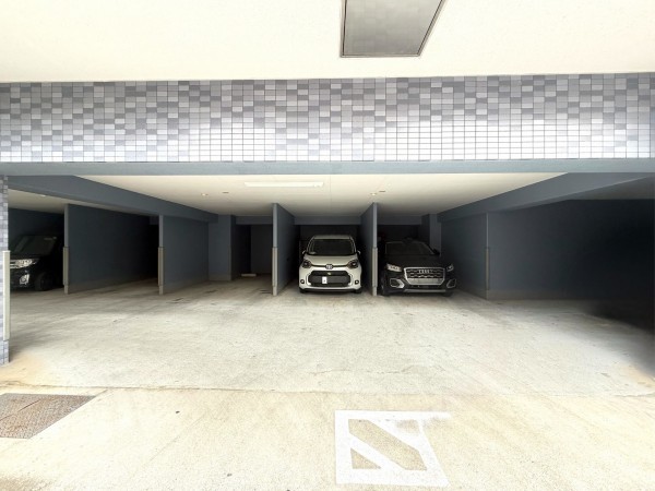 江東区北砂、マンションの駐車場画像です