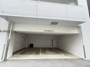 江東区北砂、マンションの駐車場画像です