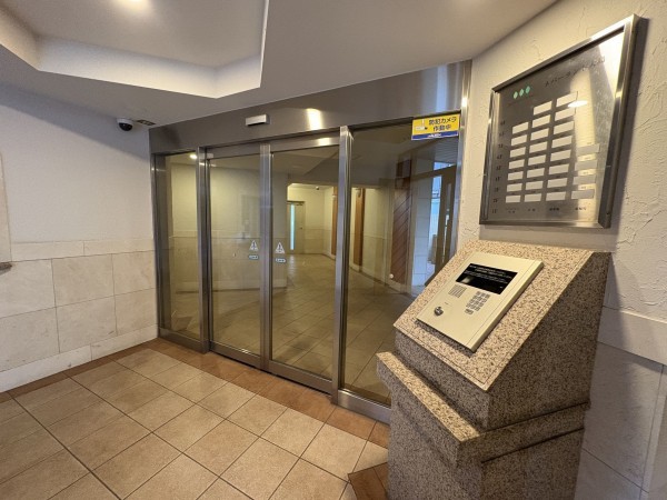 江東区大島、マンションのエントランス画像です