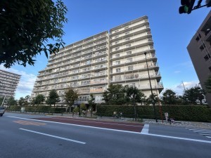 江東区東砂、マンションの外観画像です