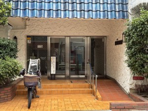 江東区亀戸、マンションのエントランス画像です