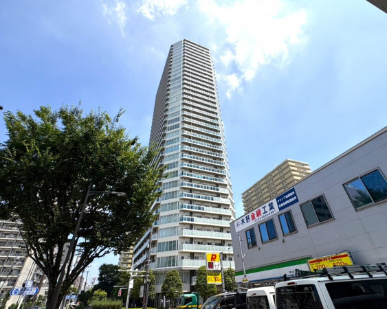 江東区白河、マンションの外観画像です