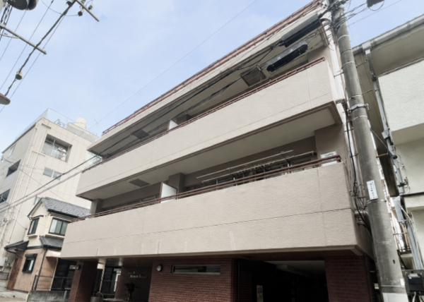 江東区亀戸、マンションの外観画像です