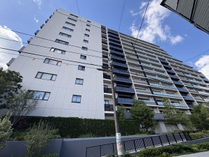 江東区大島、マンションの外観画像です