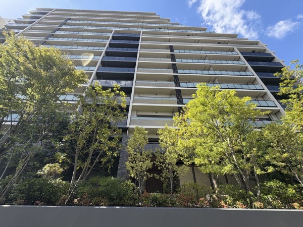 江東区大島、マンションの外観画像です