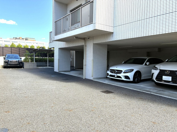 江東区千石、マンションの駐車場画像です